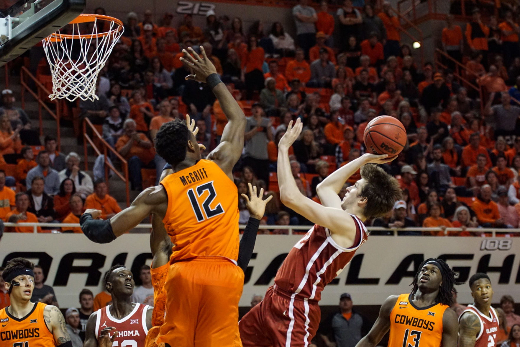 Austin Reaves layup